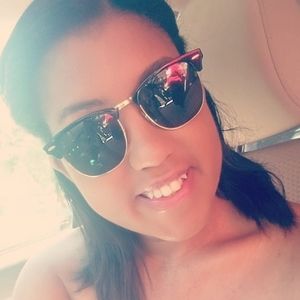 Meet your Posher, Veronica